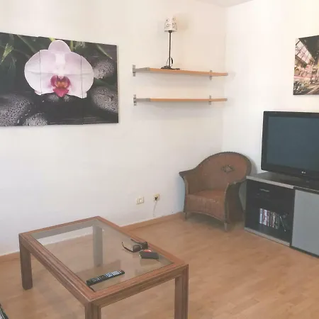 Ossuna Apartment *